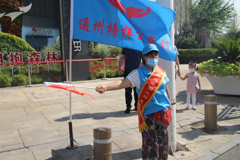 <strong>嗯啊哦大鸡巴操骚逼视频</strong>